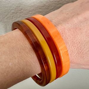 SOLD - Warm Hued Bakelite Bangles Bracelet Set
